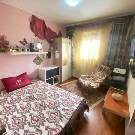 In Guest - Private Near To Center Guest house